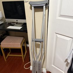 Crutches 