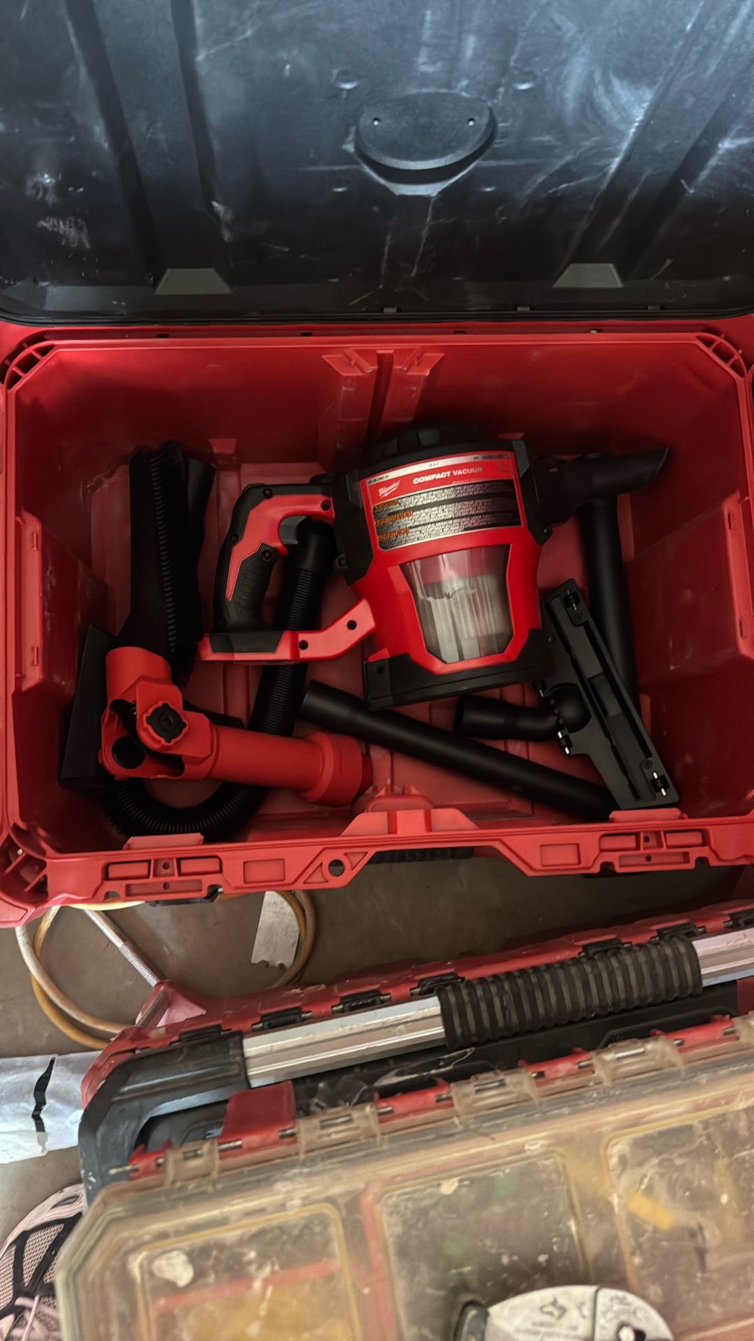 Milwaukee Vacuum M12