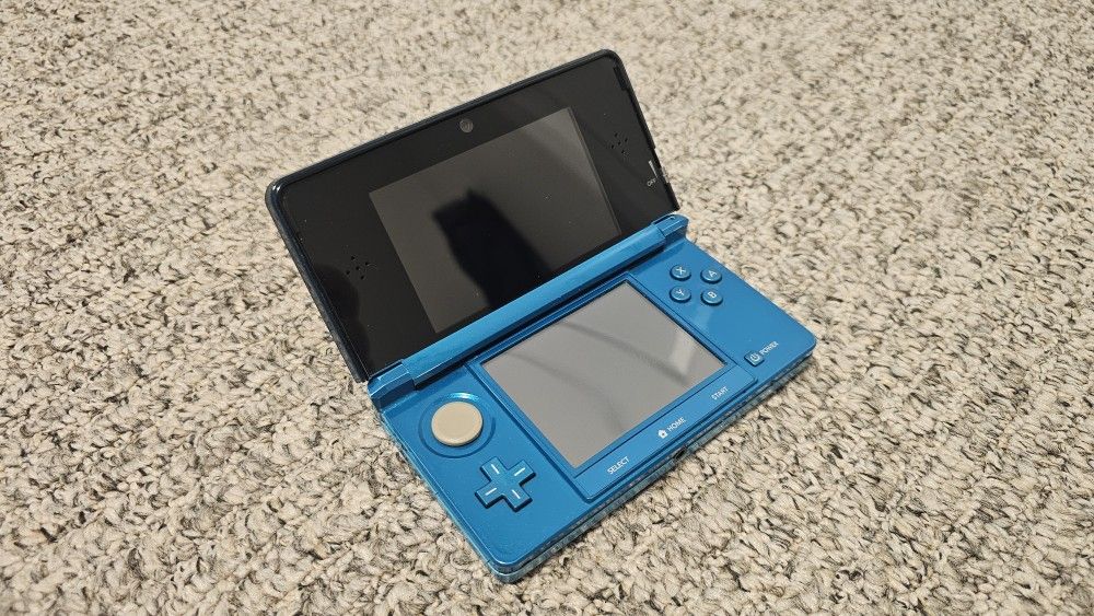 Aqua Blue Nintendo 3DS