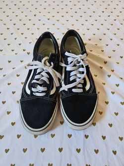 iconic Vans Old Skool sneakers size 8.5 mens