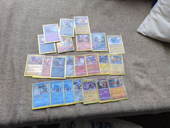 Pokémon cards shinies with some ex and vmax mixed in