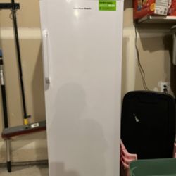 New Hamilton Upright Freezer - 7 Drawers 