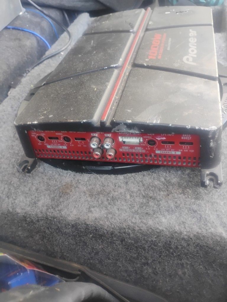 Pioneer 1000 Watt Amp