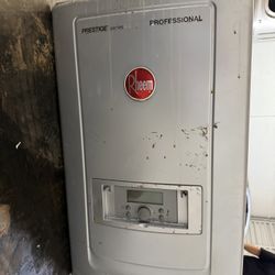 Rheem RTGH-RH11DVLN 11 GPM Tankless Gas Water Heater