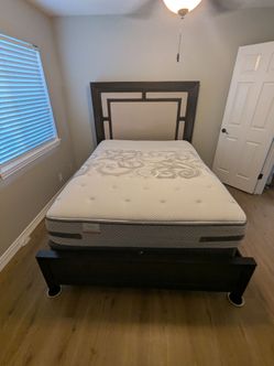 Queen mattress with Headboard Footboard
