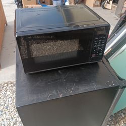 Microwaves $25