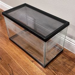 10 Gallon Fish Tank/ Aquarium