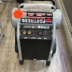 Fortress 5 Gal Air Compressor 