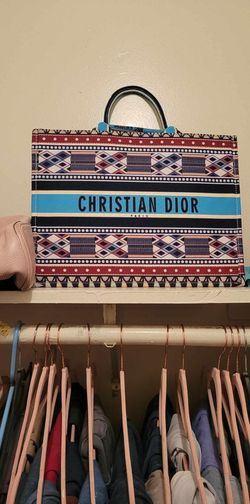 CHRISTIAN DIOR PARIS