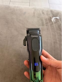 Machine for haircuts