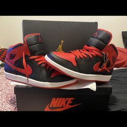 Jordan 1 Mid 