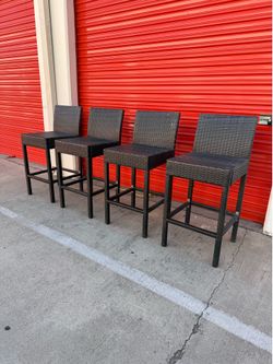 Set of 4 Contemporary Urban Design Wicker Outdoor Patio /Balcony Bar Height Stools