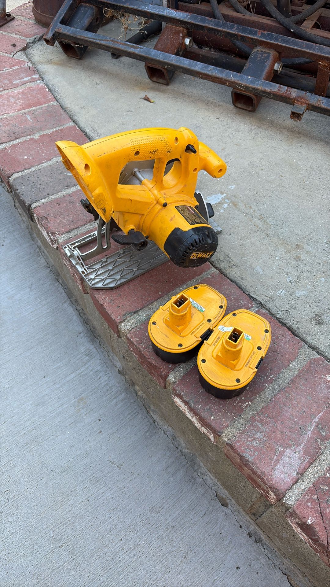 Dewalt Saw