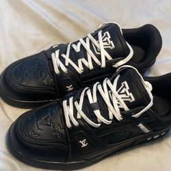 LV Black Trainer