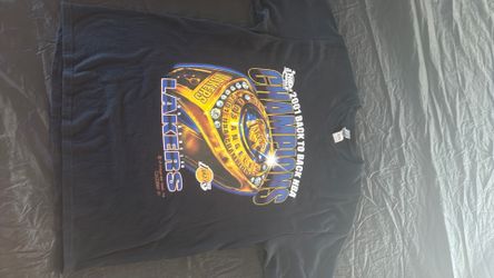 LA Lakers 2001 Back to Back NBA Champions T-Shirt
