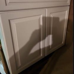 BRAND NEW WHITE KITCHEN CABINETS