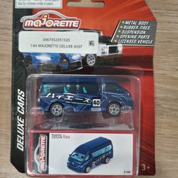 Majorett Toyota Hiace 1/64 Scale