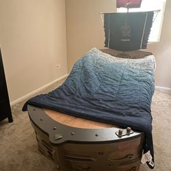 Pirate Bed with Mast - Twin 
