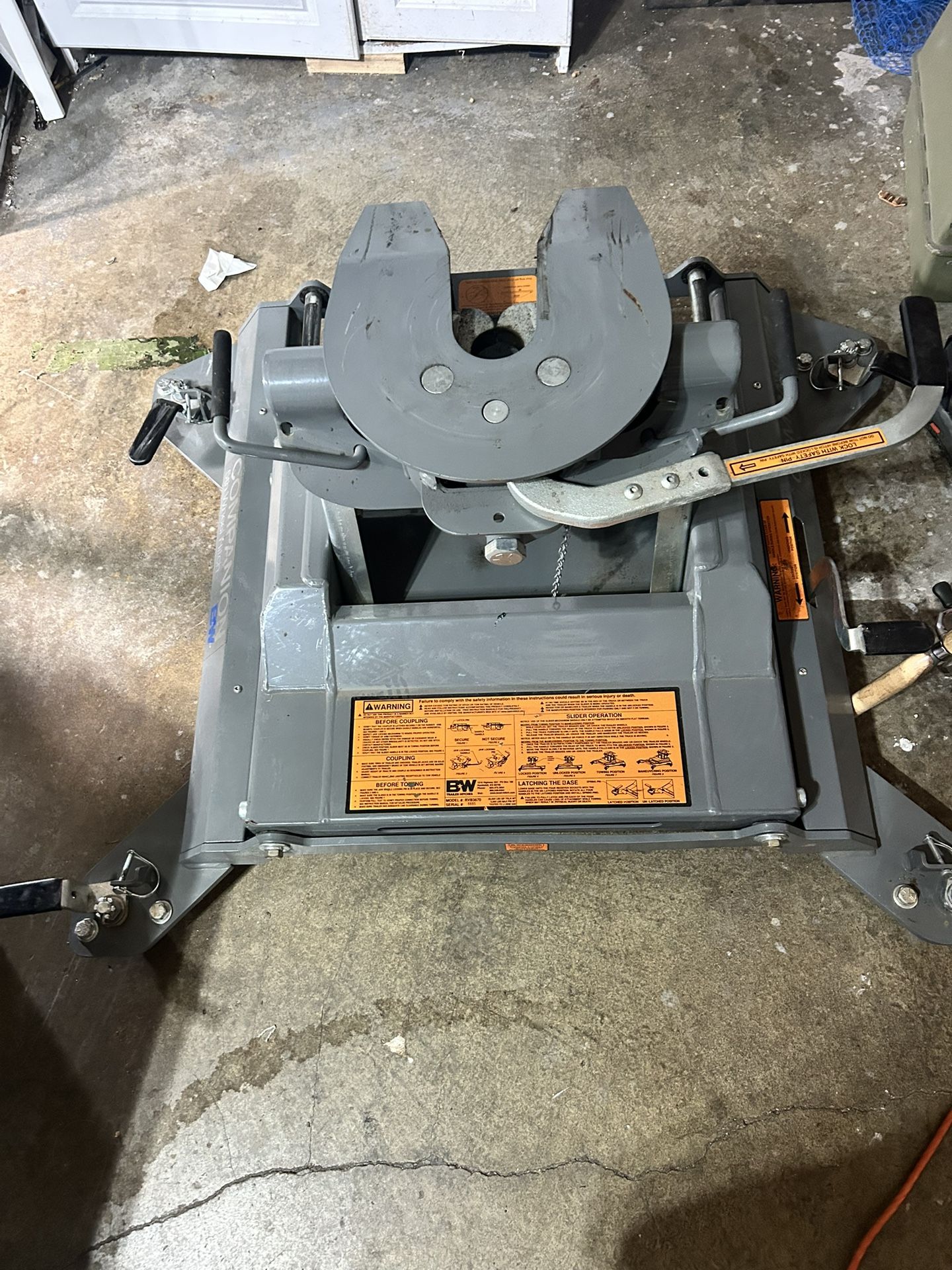 B & W Companion RVK3670 5th Wheel Hitch For Ram Pick System 