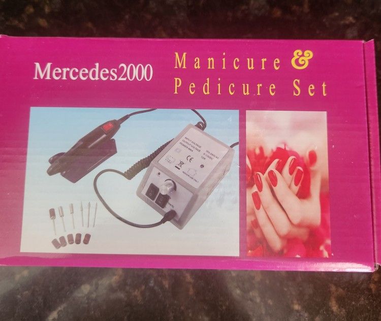 Nail Salon Professional Mani / Pedicure Electric Mercedes 2000 Salon Set Mani / Pedicure Electric Mercedes 2000 Salon SeITH Gel LED Nail Drying Lamp