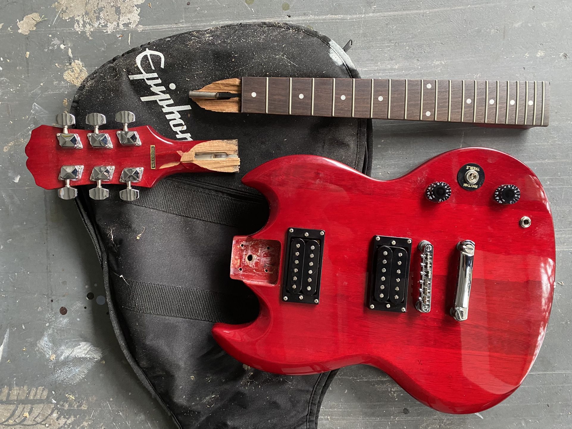 Unused Electric Guitar Body (neck broken - bag Included)