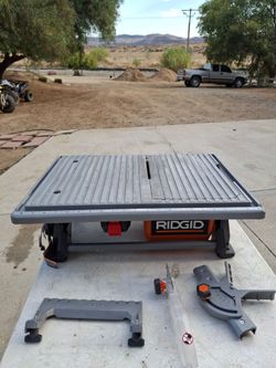 Ridgid 7 in. Table Top Wet Tile Saw