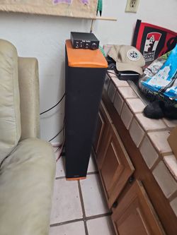Definitive Technology Tower Floor Speakers, please read description