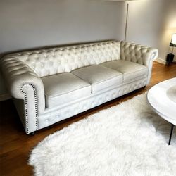 Free Delivery Leather Chesterfield Couch 