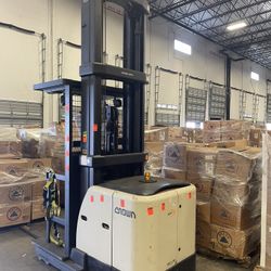 Crown Picker Forklift