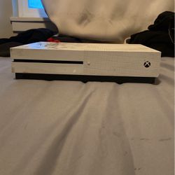Xbox One S With controller