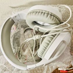 Gaming Headset, Noise-Canceling Microphone, high standard. New