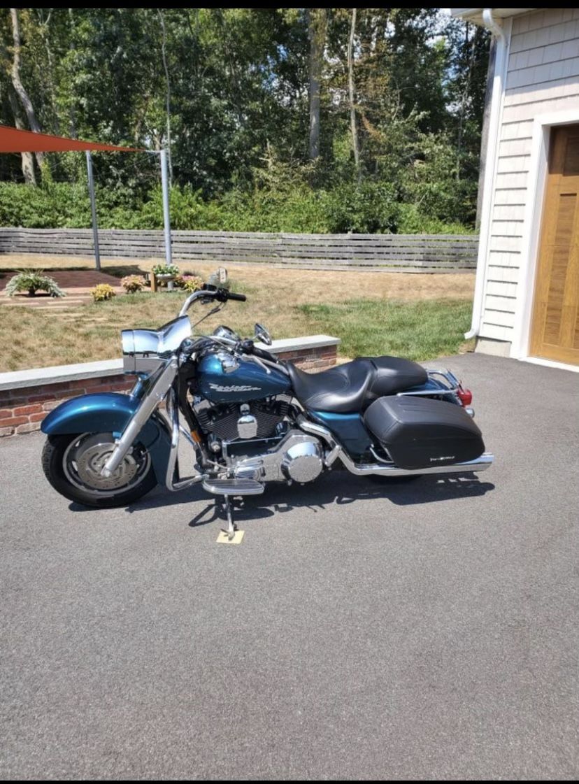 2004 Harley Davidson Road King Custom   FLHRSI