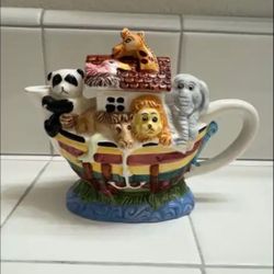 Vintage tea pot Noah's Ark Teapot Ceramic Animal home decor cup