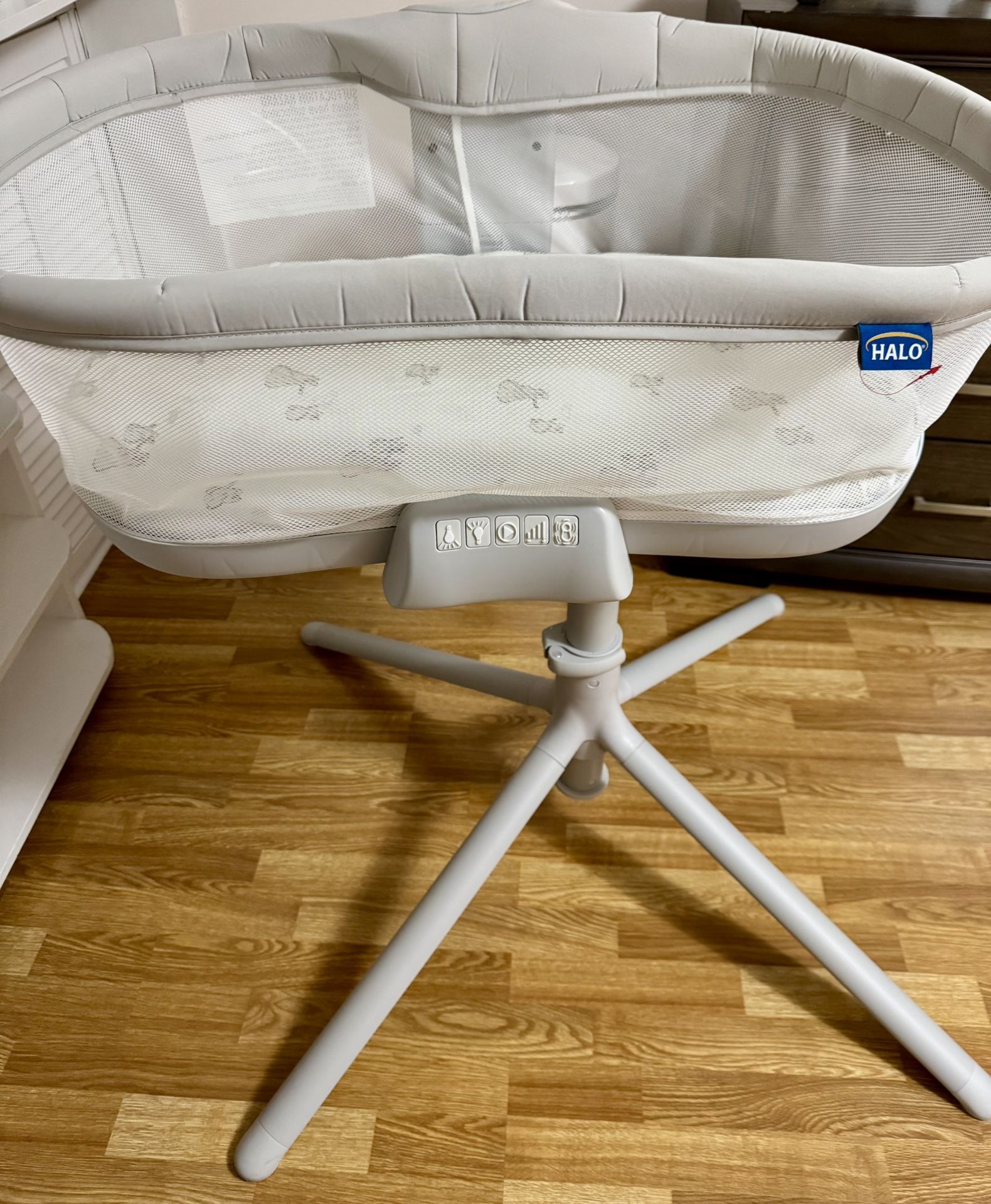 Halo BassiNest Soothing Swivel Sleeper 3.0 