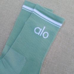 ALO UNISEX CREW SOCK MEDIUM LARGE