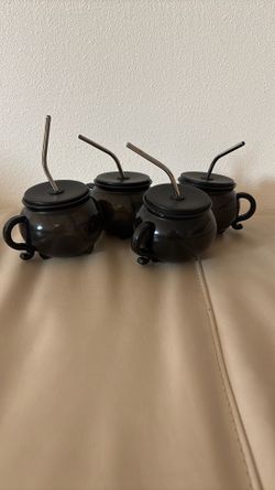 4 Halloween Cauldron Light Up Drink Cups with Straws