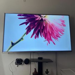 Sharp tv 4k Winth Xumo Streaming Box 