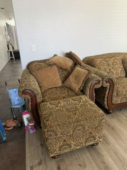 FREE COUCH SET