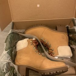 Timberland Mid Hikes/ Kinsley