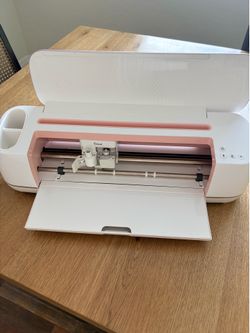 Cricut maker (never used)