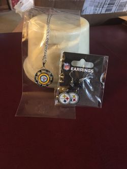 Pittsburgh Steelers necklace and earrings