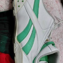 Cash Only Reebok Leather Shoes Size 9