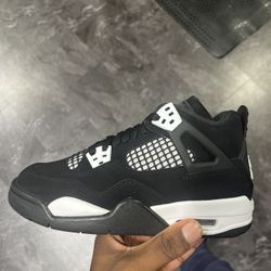 Jordan 4 White Thunder GS 7