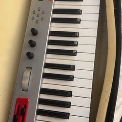 Alesis Micron Synthesizer 