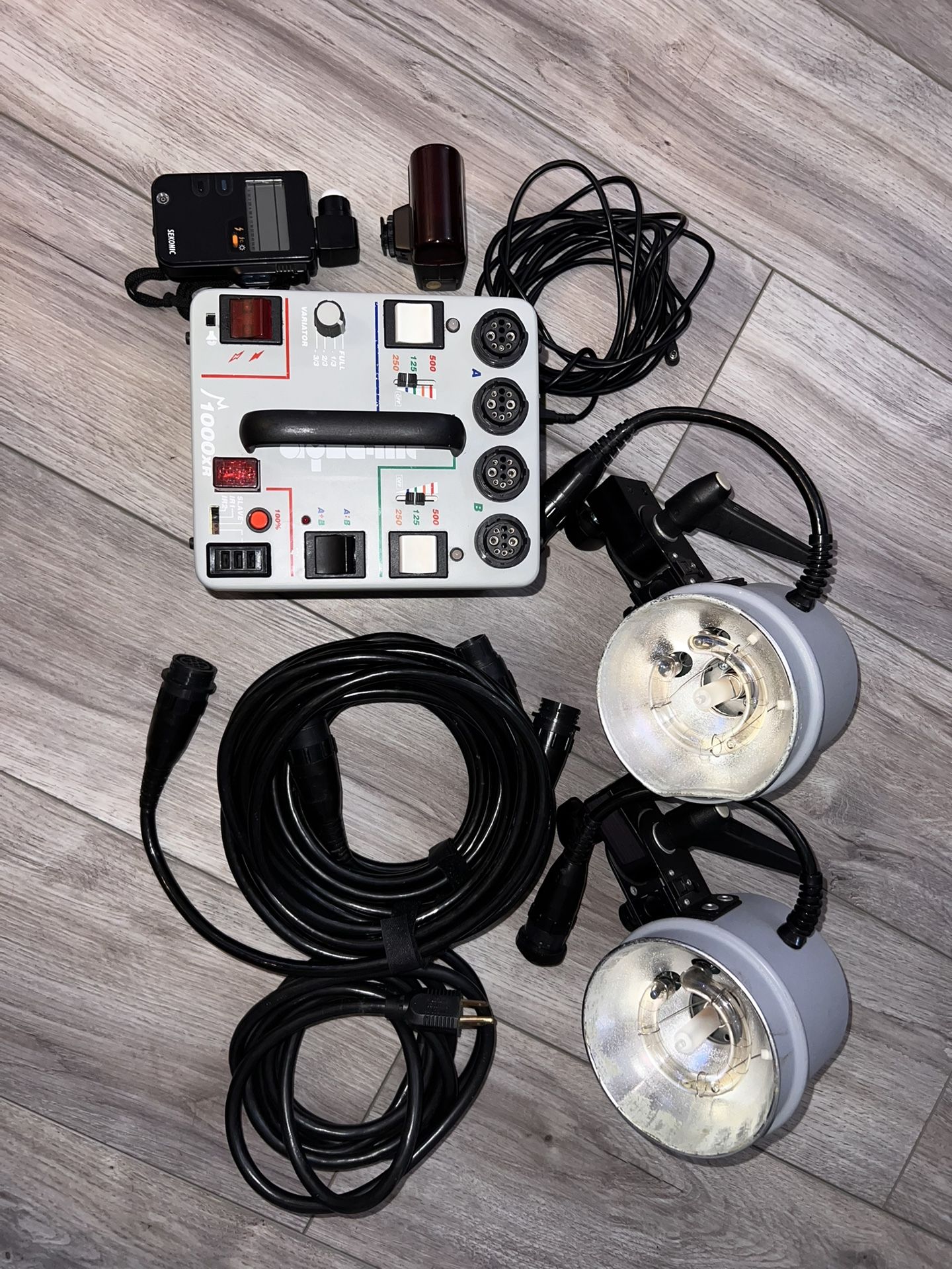 Professional Photography Lighting Kit – Dynalite Power Pack