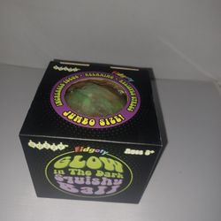 Jumbo Grow In The Dark Ball Squishy 