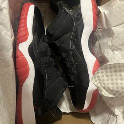 Jordan 11 Low Bred