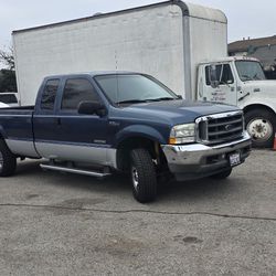 Vendo Camioneta Ford 250 Millas 143 Millas Año 2004 Cabina Imedia Color Azul Y Es De Diccel