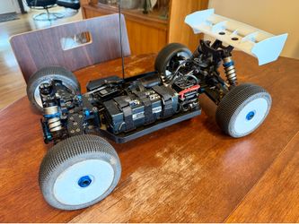 Team Associated RC8B3.1E Sanwa MT 44 TX & RX