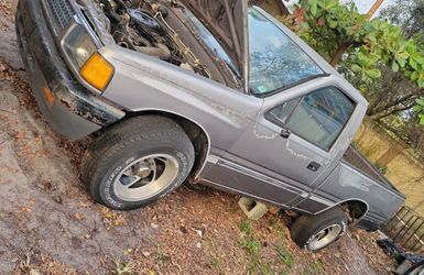 Estoy vendiendo esta troca isusu y un jaguar  porque no tengo espa